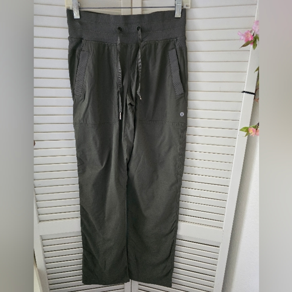 Lululemon Women's Athletic Pants Size 4